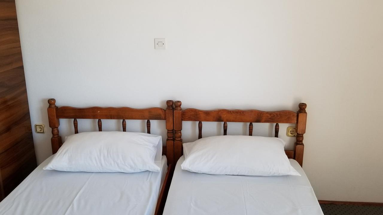 Guesthouse Kodre 울친 외부 사진